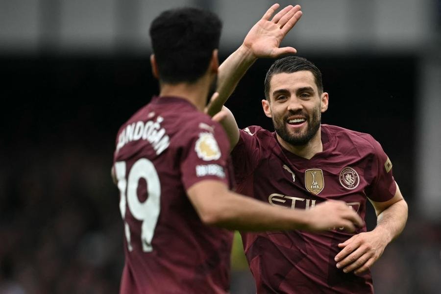 Jogadores do City celebram vit&oacute;ria neste s&aacute;bado