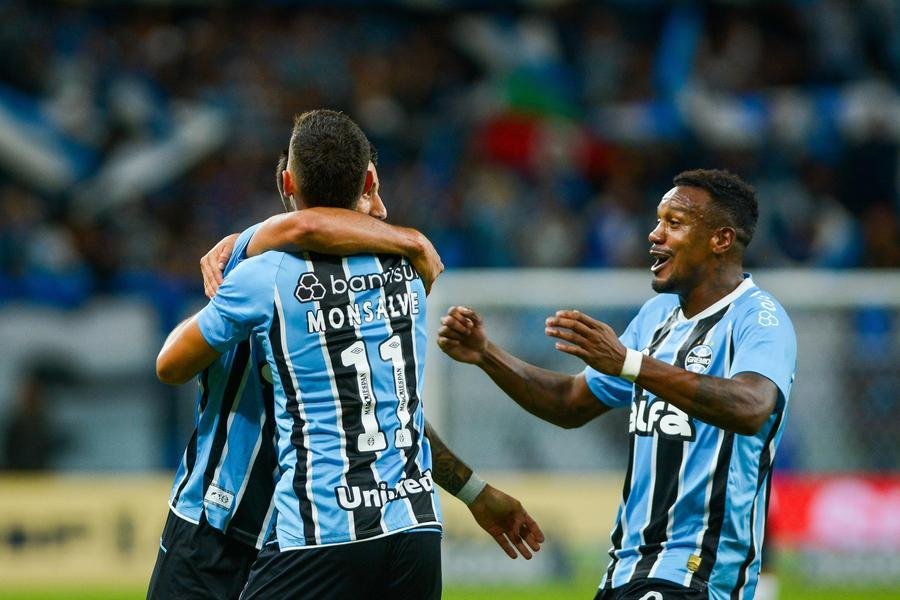 Monsalve, de costas, voltou a ser titular do Gr&ecirc;mio no Gre-Nal