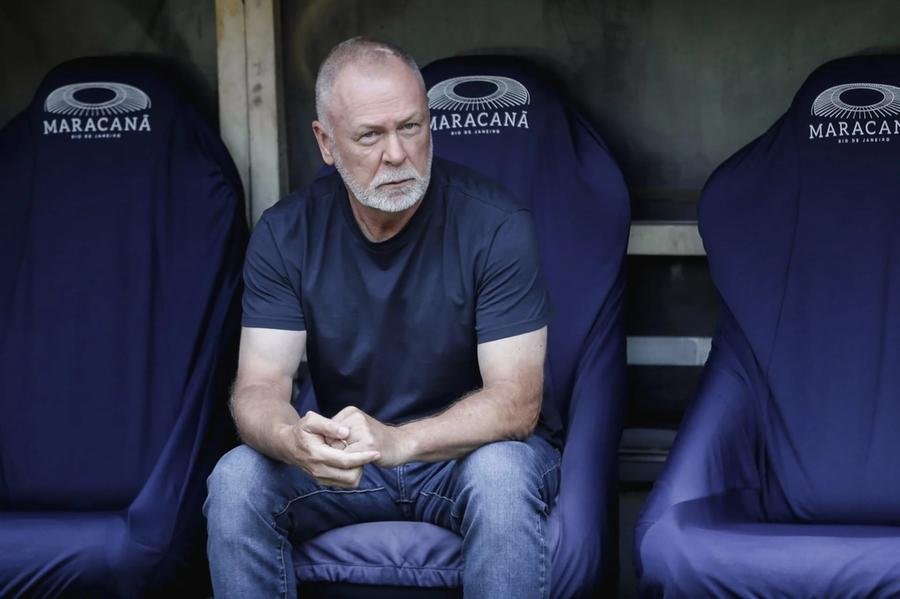 Mano Menezes &eacute; o novo t&eacute;cnico do Gr&ecirc;mio