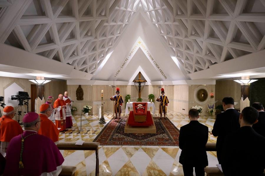 Papa Francisco teve um &uacute;ltimo encontro com fi&eacute;is antes de morrer