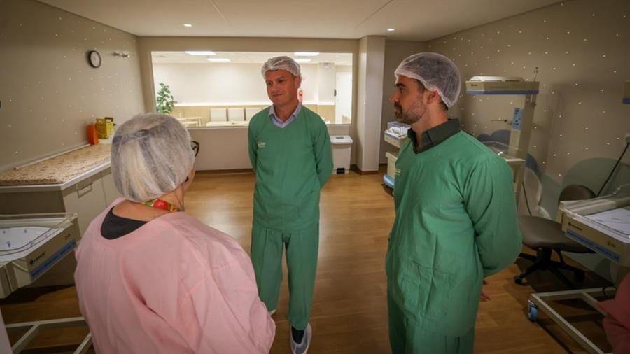 Governador e a secret&aacute;ria Arita Bergmann visitaram as novas instala&ccedil;&otilde;es