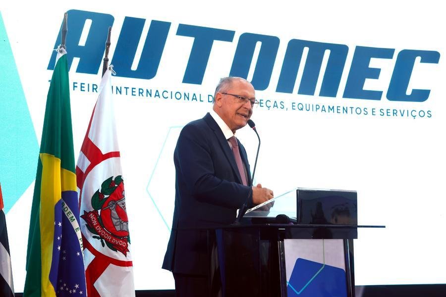 Alckmin participou de evento com empres&aacute;rios da ind&uacute;stria de autope&ccedil;as