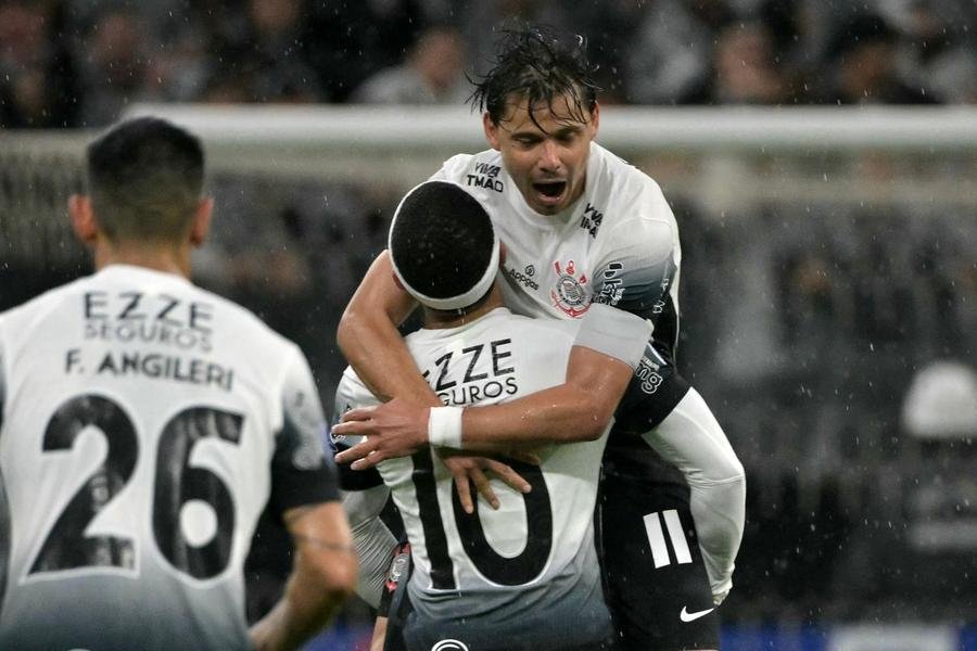 Corintianos voltam a campo no domingo, pelo Campeonato Brasileiro, diante do Flamengo