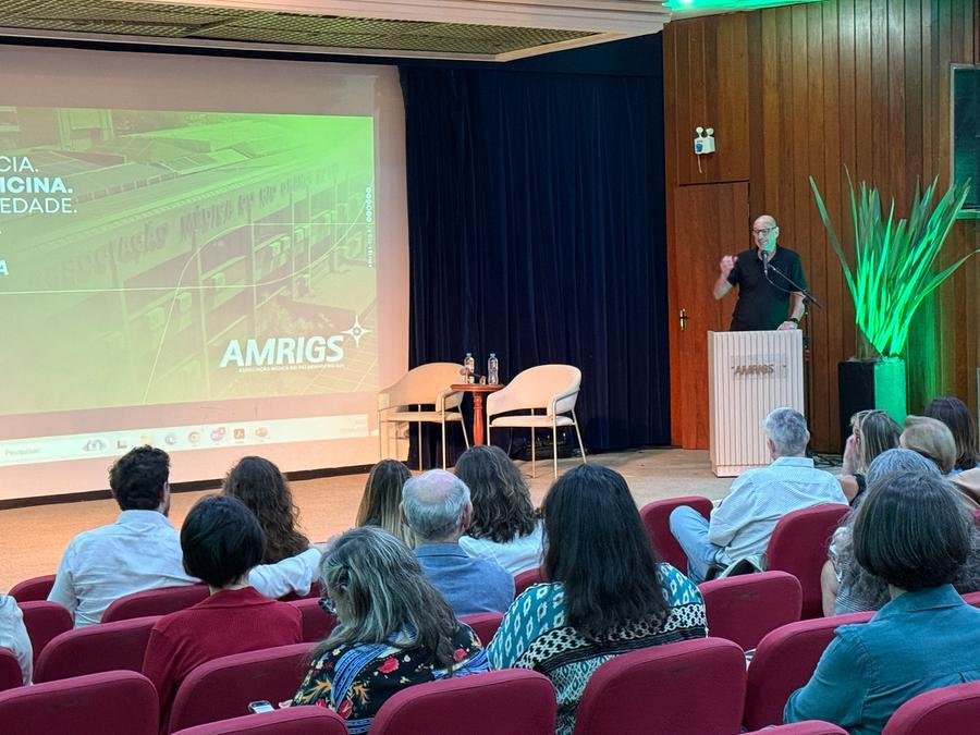 Pain&eacute;is contaram com assuntos voltados aos efeitos das mudan&ccedil;as clim&aacute;ticas na sa&uacute;de p&uacute;blica e no planeta