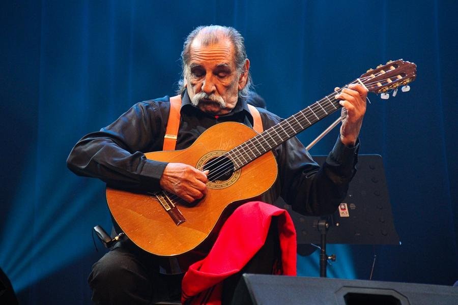 Lucio Yanel &eacute; considerado um dos alicerces do viol&atilde;o solista na m&uacute;sica regional sulina