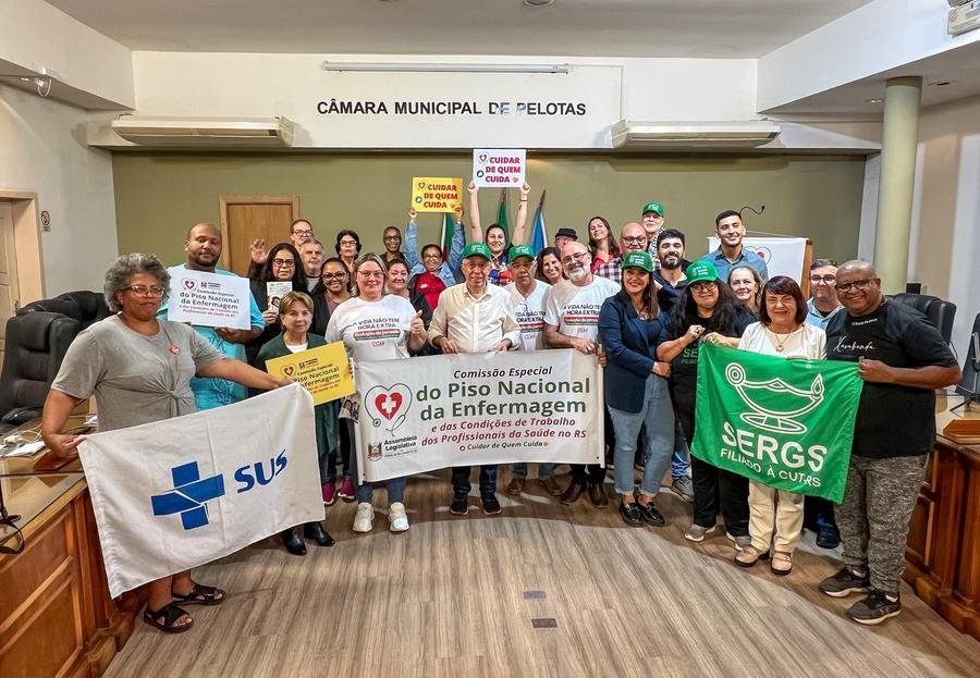 O  encontrou ocorreu na sede da C&acirc;mara de Vereadores e reuniu representantes de entidades ligadas a categoria