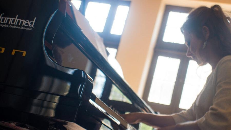 Pianista Liliana Michelsen se apresenta no Centro Cultural da Ufrgs