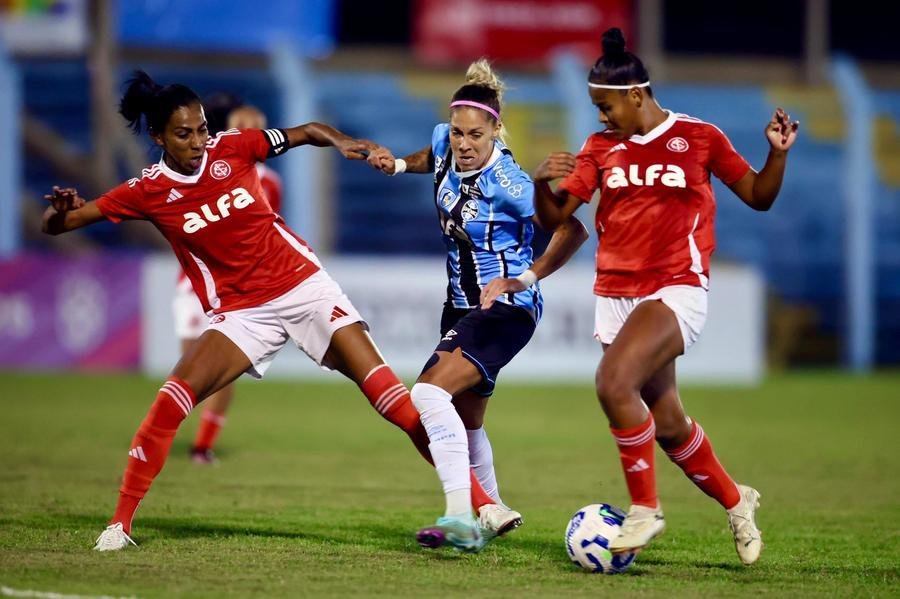 Com o resultado desta noite, Gr&ecirc;mio e Inter permanecem nas mesmas posi&ccedil;&otilde;es na tabela