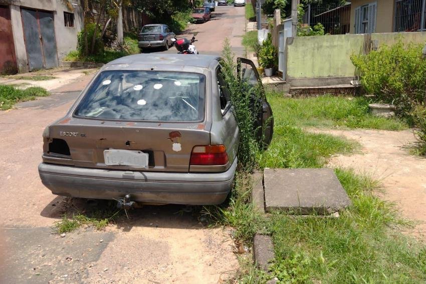 Ap&oacute;s 15 dias na rua os ve&iacute;culos em mau estado podem ser recolhidos pela Prefeitura