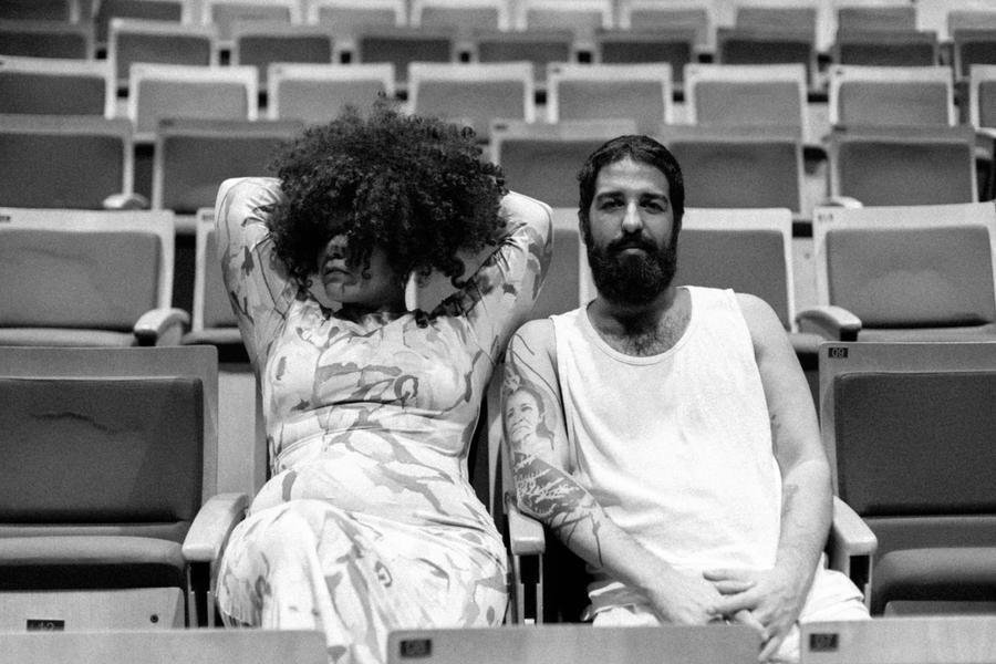 O show promete uma viagem musical entre samba, rock e jazz, reunindo can&ccedil;&otilde;es de &ldquo;Olho de Vidro&rdquo; e faixas in&eacute;ditas do segundo disco de Jadsa