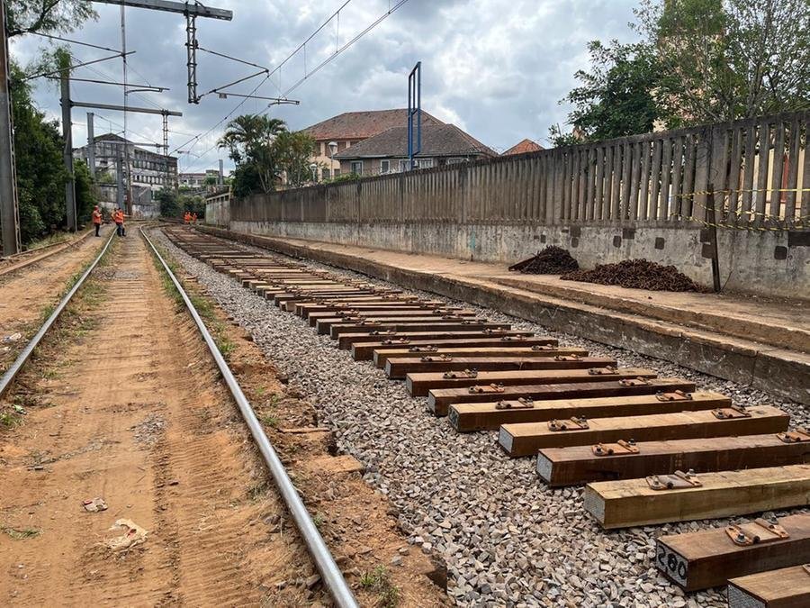Ainda h&aacute; restri&ccedil;&atilde;o de velocidade no trecho entre as esta&ccedil;&otilde;es Niter&oacute;i, em Canoas, e Mercado, em Porto Alegre