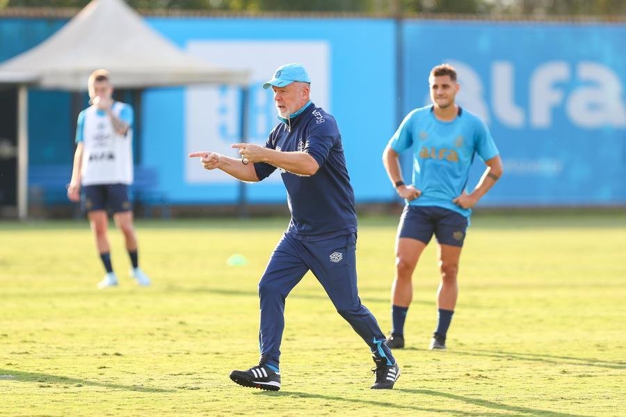 Mano Menezes vai reencontrar torcida gremista na Arena