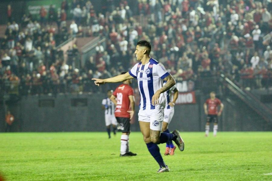 S&atilde;o Jos&eacute; bateu o Brasil dentro do Bento Freitas em Pelotas
