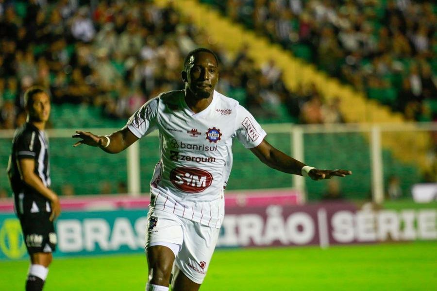 Vit&oacute;ria por 3 a 2 veio com grande apresenta&ccedil;&atilde;o