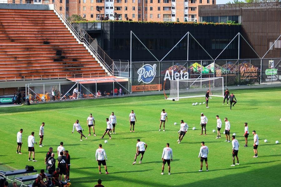 Time colorado treinou na tarde desta quarta-feira em Medell&iacute;n