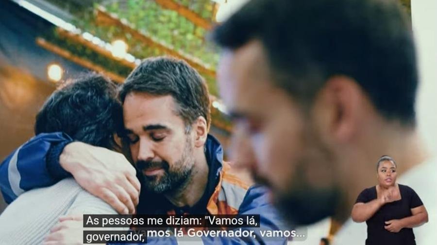 Cena do document&aacute;rio "Todos N&oacute;s por Todos N&oacute;s", produzido pelo governo ga&uacute;cho sobre as enchentes