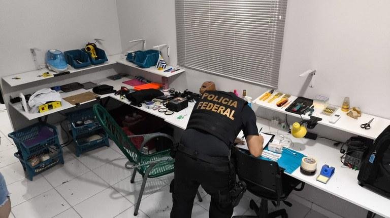 PF e Receita Federal cumpriram 18 mandados de busca e apreens&atilde;o