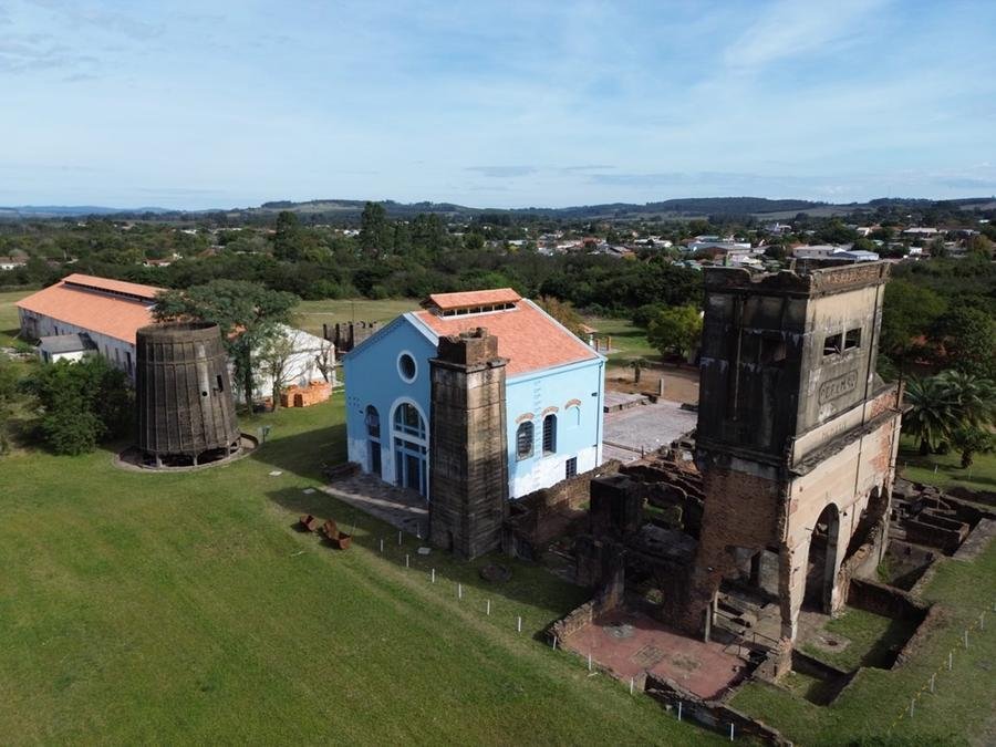 Museu localizado a 55 quil&ocirc;metros da capital ga&uacute;cha ocupa uma &aacute;rea de 11 hectares, com&nbsp;pr&eacute;dios e ru&iacute;nas&nbsp;ainda da &eacute;poca da minera&ccedil;&atilde;o, e tamb&eacute;m teve danos estruturais com a cat&aacute;strofe