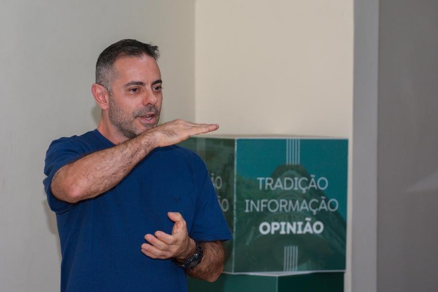 O educador f&iacute;sico e instrutor de Pilates Funcional Bernardo Rigo palestrou durante a Semana Interna de Preven&ccedil;&atilde;o de Acidentes do Trabalho (SIPAT) do Correio do Povo