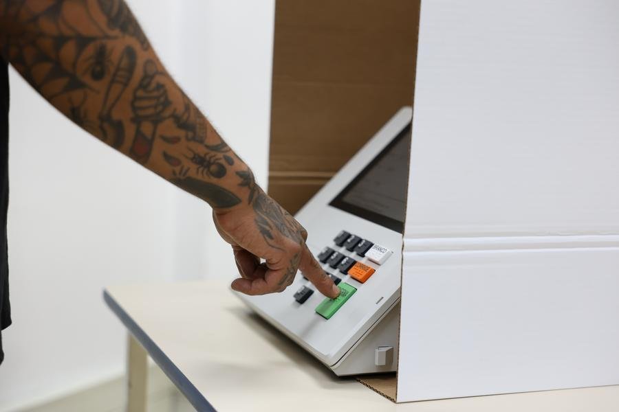 Eleitores precisam requerer a regulariza&ccedil;&atilde;o do seu t&iacute;tulo no cart&oacute;rio ou no Autoatendimento Eleitoral