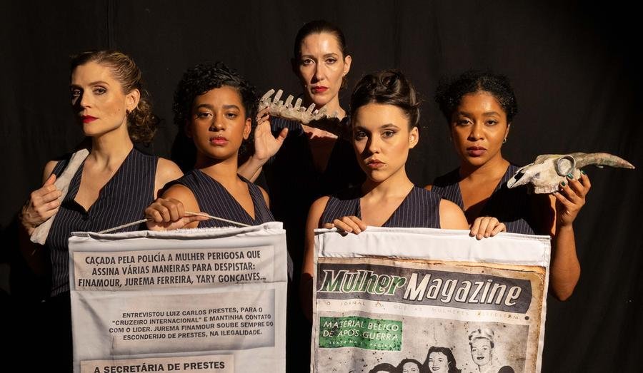 Espet&aacute;culo "A mulher que virou bode&rdquo; resgata uma hist&oacute;ria silenciada com a trajet&oacute;ria da jornalista e escritora Jurema Finamour", que chega ao palco do Teatro Renascen&ccedil;a, em Porto Alegre, em 13 de junho