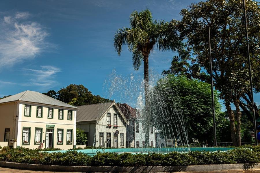 Al&eacute;m do charme das constru&ccedil;&otilde;es, o munic&iacute;pio fortalece a transmiss&atilde;o de conhecimentos intergeracionais
