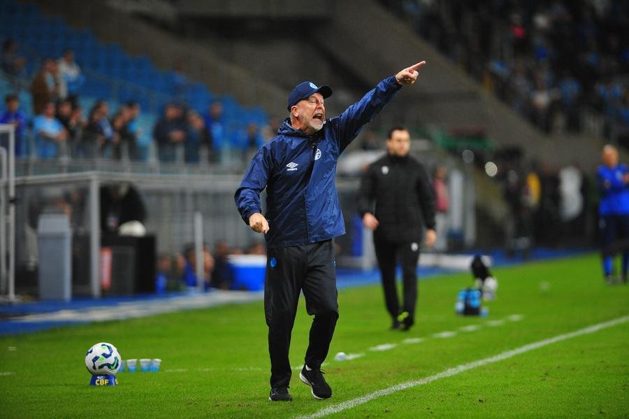 Mano Menezes destacou a postura da equipe no segundo tempo