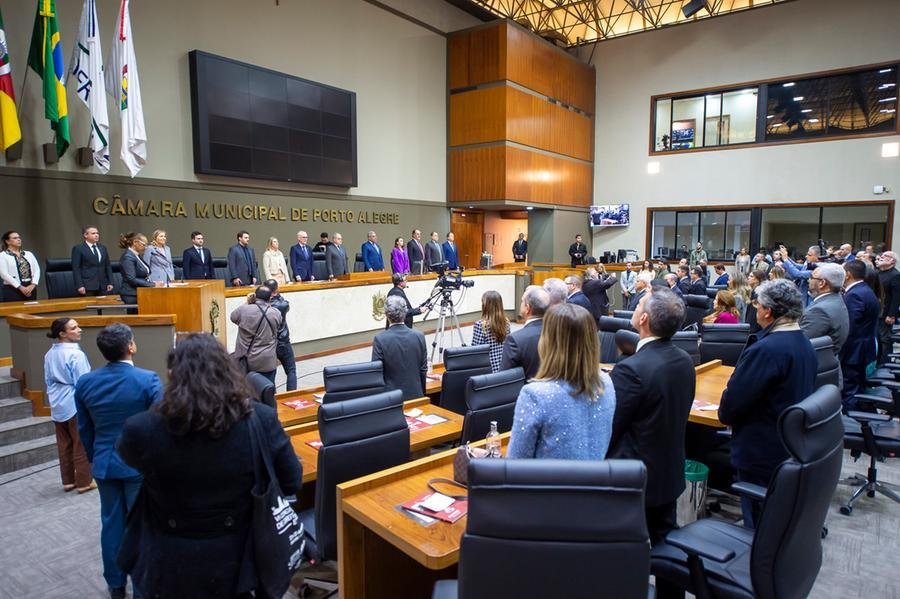 "Centro-Democr&aacute;tico" e "&Agrave; Direita" devem continuar atuando em conjunto