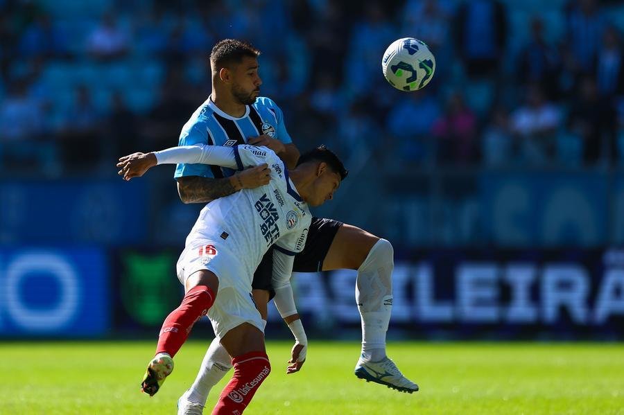 Jo&atilde;o Pedro sofreu a les&atilde;o ainda no primeiro tempo contra o Bahia
