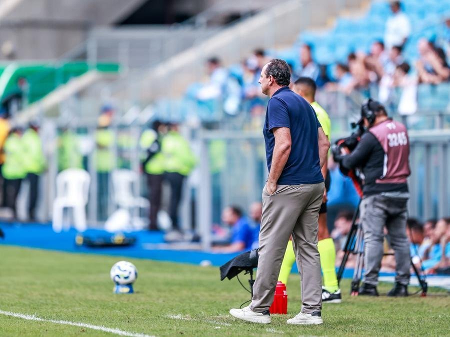 Rog&eacute;rio Ceni comandou o Bahia domingo pela manh&atilde; na Arena