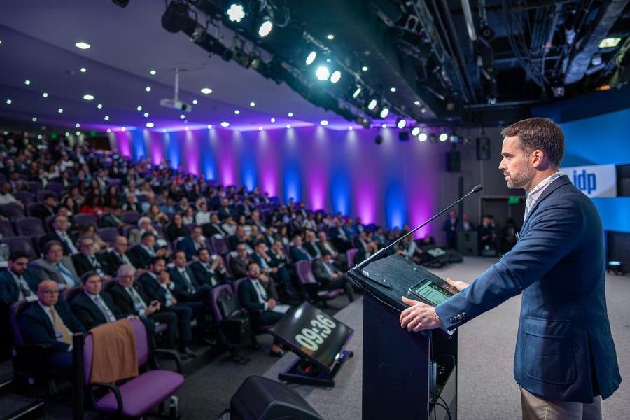 "&Eacute; poss&iacute;vel ser firme, eficiente e democr&aacute;tico na seguran&ccedil;a", disse o governador