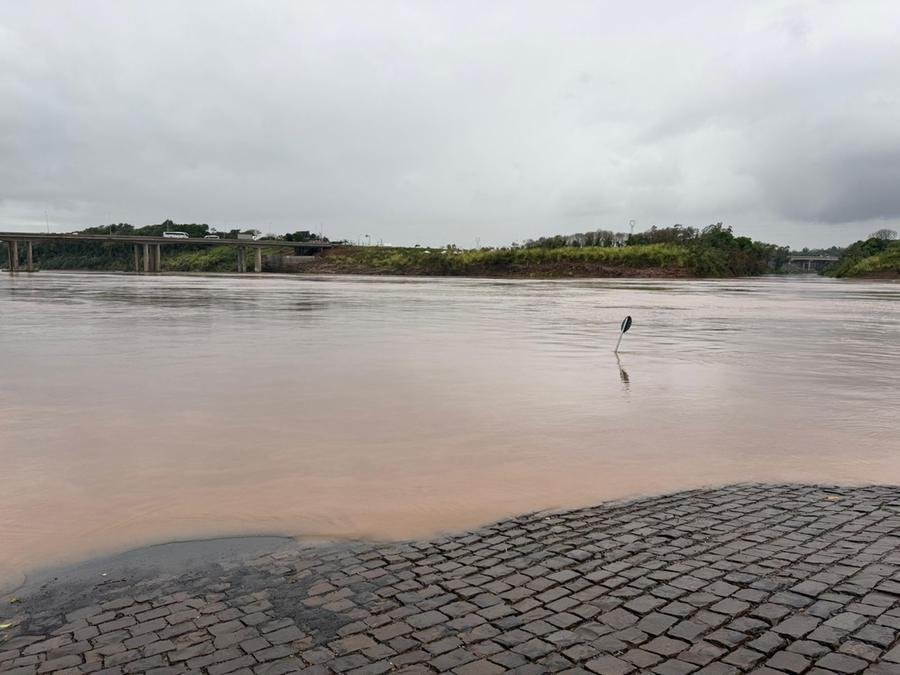 Rio Taquarai, em Lajeado, chegou a 14,85 metros &agrave;s 10h desta quarta-feira, 15 cent&iacute;metros para chegar na cota de aten&ccedil;&atilde;o