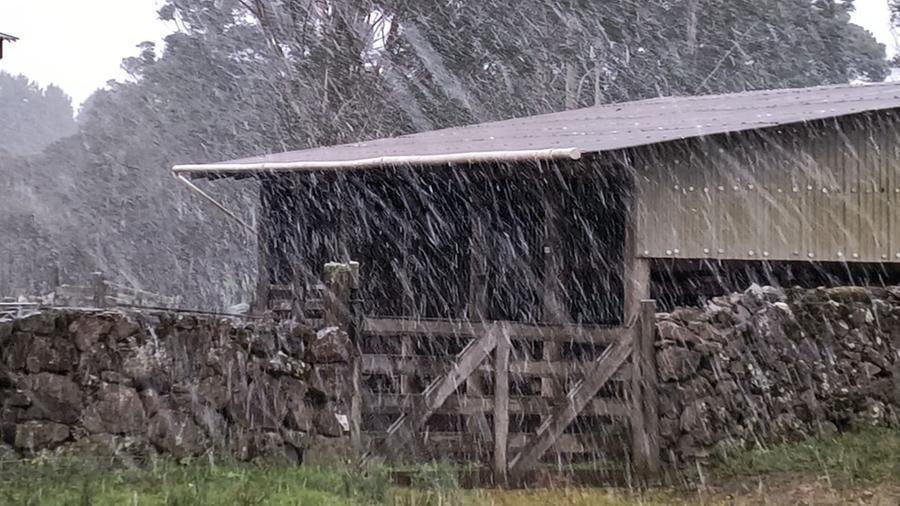 S&atilde;o Jos&eacute; dos Ausentes registrou neve na manh&atilde; de quinta-feira, 29