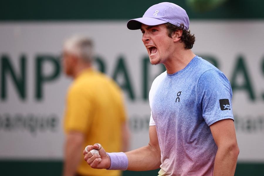 Jo&atilde;o Fonseca sobe oito posi&ccedil;&otilde;es no ranking da ATP e se aproxima do top 50