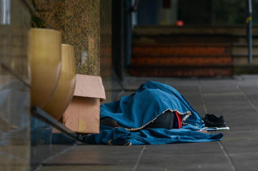 Chegada do frio agrava riscos para pessoas em situa&ccedil;&atilde;o de rua