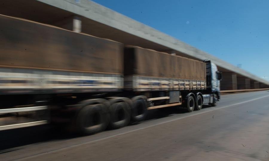 Queima de gases no ar precisa ser reduzida porque leva ao efeito estufa