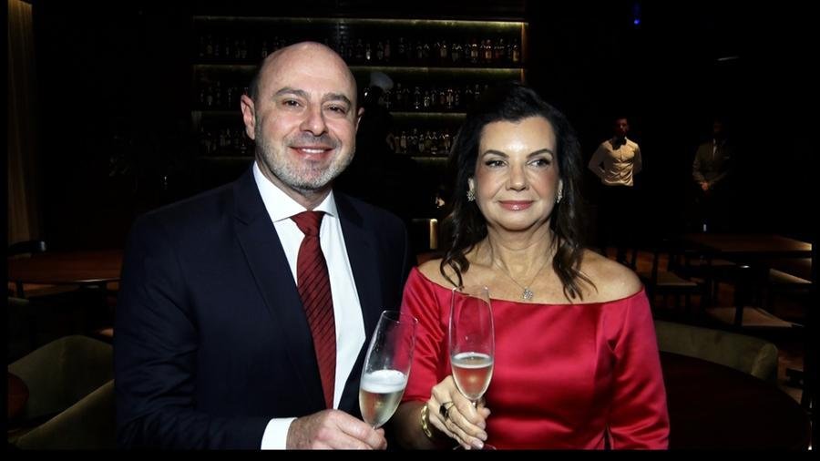 Nelson e Adriana Pires, casal presidente do Country Club, na comemora&ccedil;&atilde;o dos 95 anos do clube