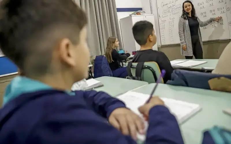 Nesta 1&ordf; fase, as provas ser&atilde;o aplicadas e corrigidas pelas pr&oacute;prias escolas, conforme prev&ecirc; o regulamento