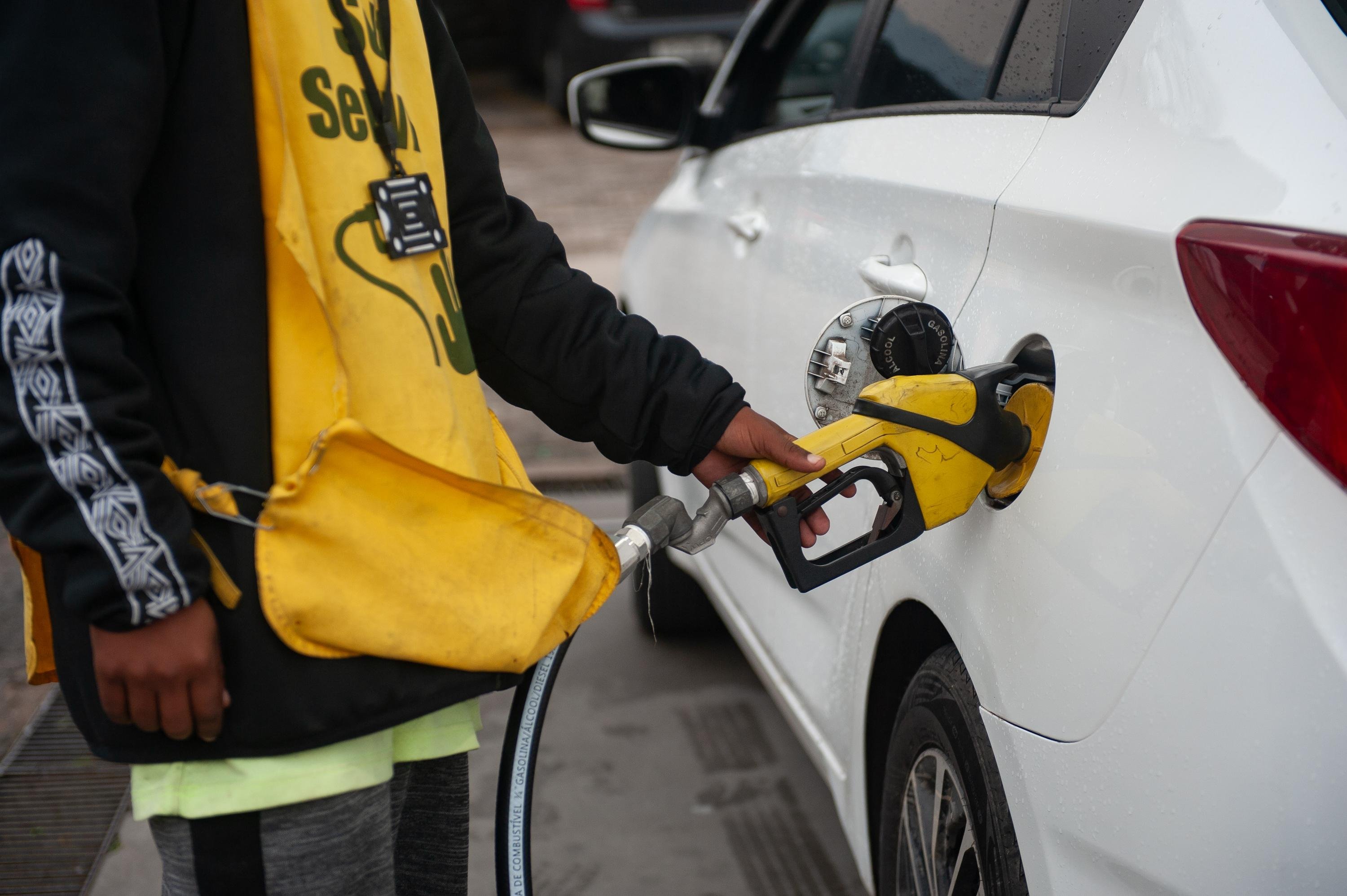 Governo adia reuni&atilde;o sobre gasolina