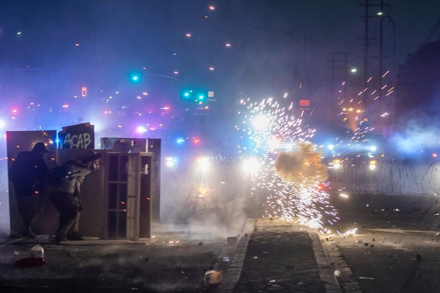 Protestos ganham for&ccedil;a nos EUA