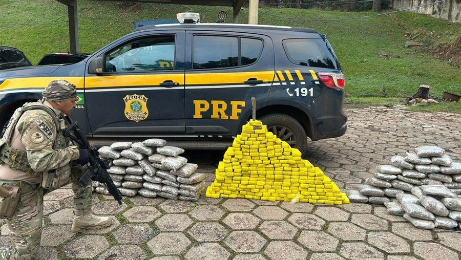 Droga apreendidas em Nova Itaberaba, no Oeste Catarinense, estava em um carro roubado em S&atilde;o Leopoldo
