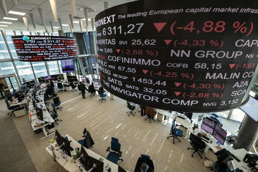 O &iacute;ndice pan-europeu Stoxx 600 fechou em alta de 0,36%, a 546,91 pontos.