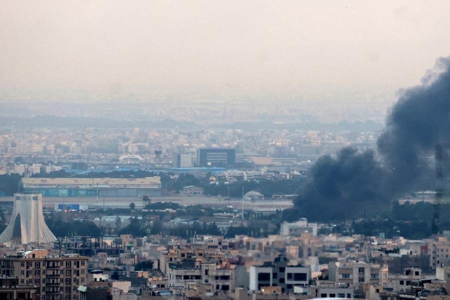 Capital do Ir&atilde;&nbsp;&eacute; alvo de intensos bombardeios israelenses