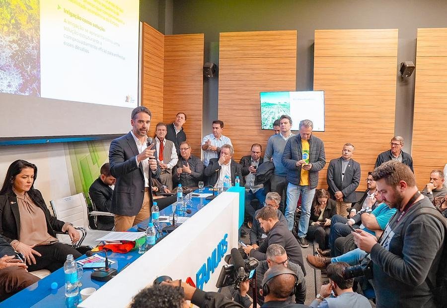 Governador Eduardo Leite prop&ocirc;s uso de recursos do Fundo Social do Pr&eacute;-Sal para enfrentar endividamento de produtores rurais do Estado