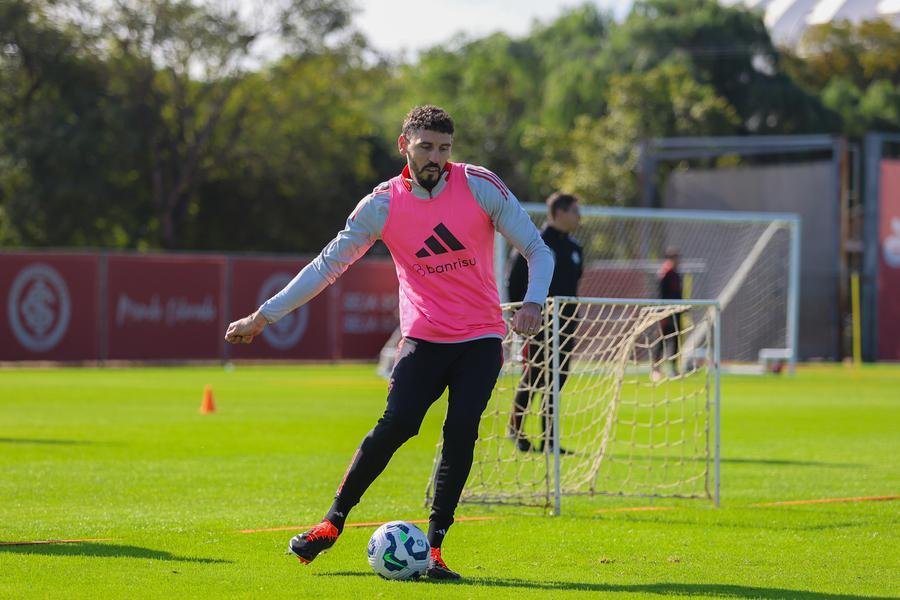 Rogel deve retornar ao Hertha Berlin
