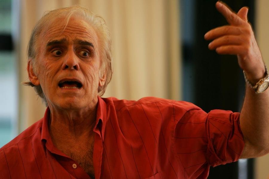 Foto de 10/01/2006 do ator Francisco Cuoco durante entrevista ao Estad&atilde;o no Hotel Blue Tree Towers, em S&atilde;o Paulo (SP). Um dos maiores gal&atilde;s da TV brasileira, Cuoco morreu nesta quinta, 19 de junho de 2025, aos 91 anos.