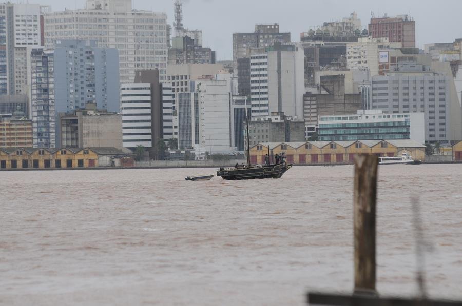 Previs&atilde;o &eacute; de que vento sul sustente o n&iacute;vel do Gua&iacute;ba elevado