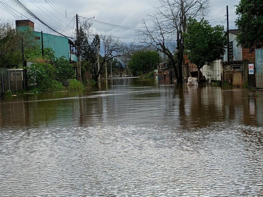 Velocidade e dire&ccedil;&atilde;o dos ventos deixam moradores em alerta para o comportamento do rio