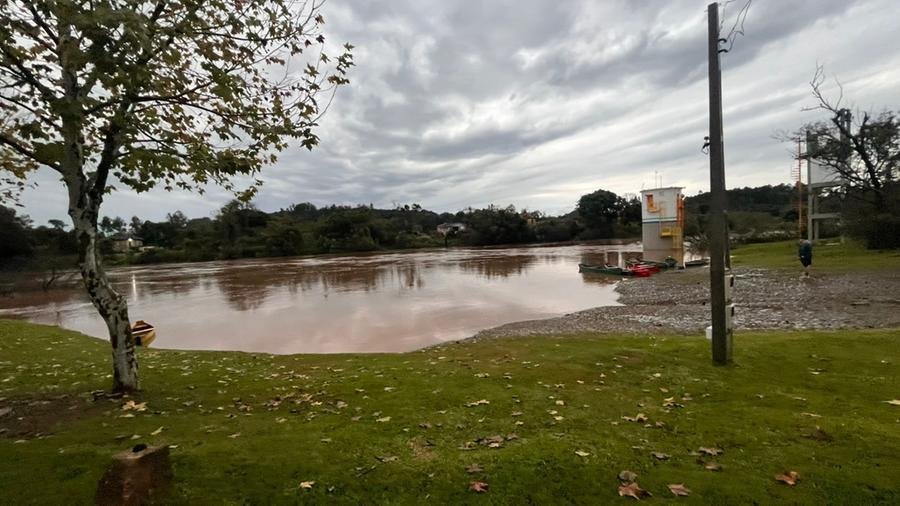 Em S&atilde;o Sebasti&atilde;o do Ca&iacute;, 30 pessoas seguem abrigadas no gin&aacute;sio do Parque Centen&aacute;rio