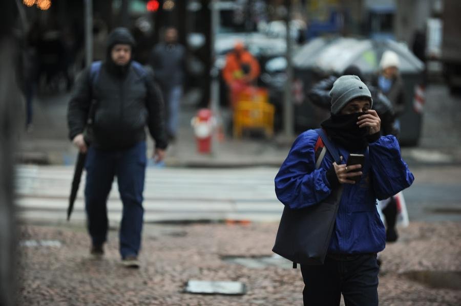 Muitas cidades ter&atilde;o m&iacute;nimas menores que 10&ordm;C nesta sexta-feira, segundo a Metsul